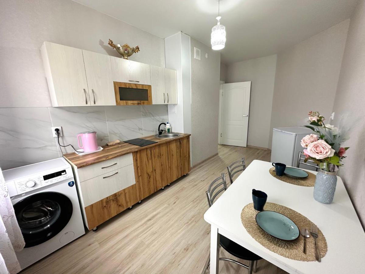 1 Комнатная Драмтеатр 1Bedroom Apartment Ustʼ-Kamenogorsk Екстериор снимка
